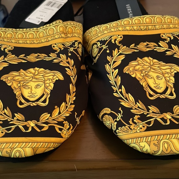 Versace slippers - Picture 4 of 6